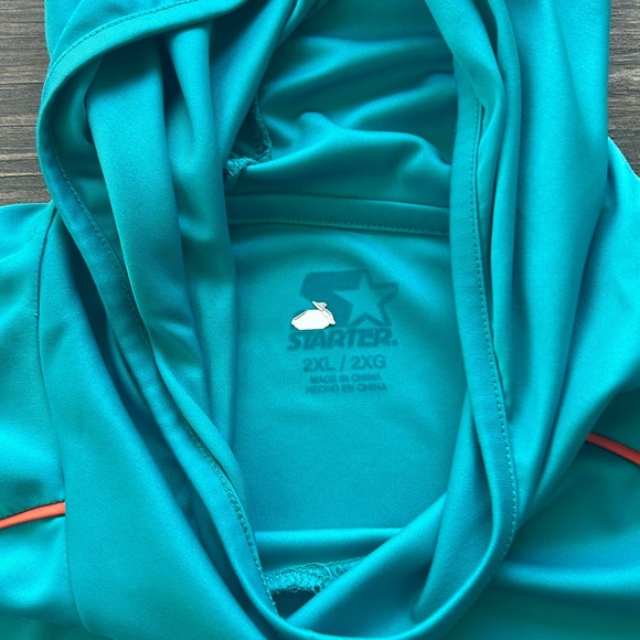 Men’s Dolphin 🐬 long sleeve hooded dry fit - Picture 5 of 6